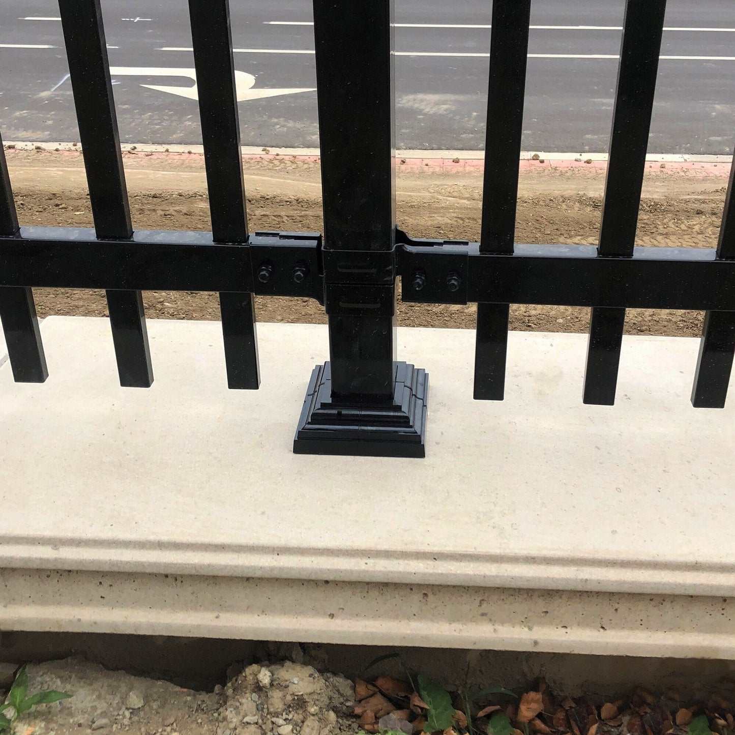 Nuvo Iron 2-in to 3-1/2-in Black Rigid Plastic Deck Post Base Trim