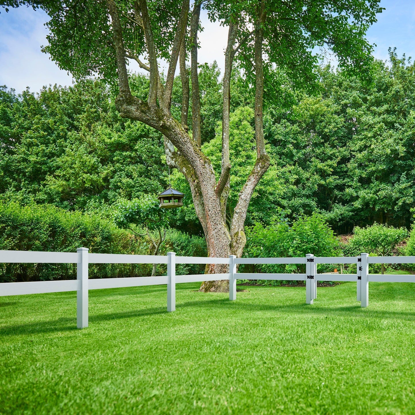 Outdoor Essentials 8-ft H x 0.5-ft W White Vinyl Flat-top Fence Rail (Unassembled)