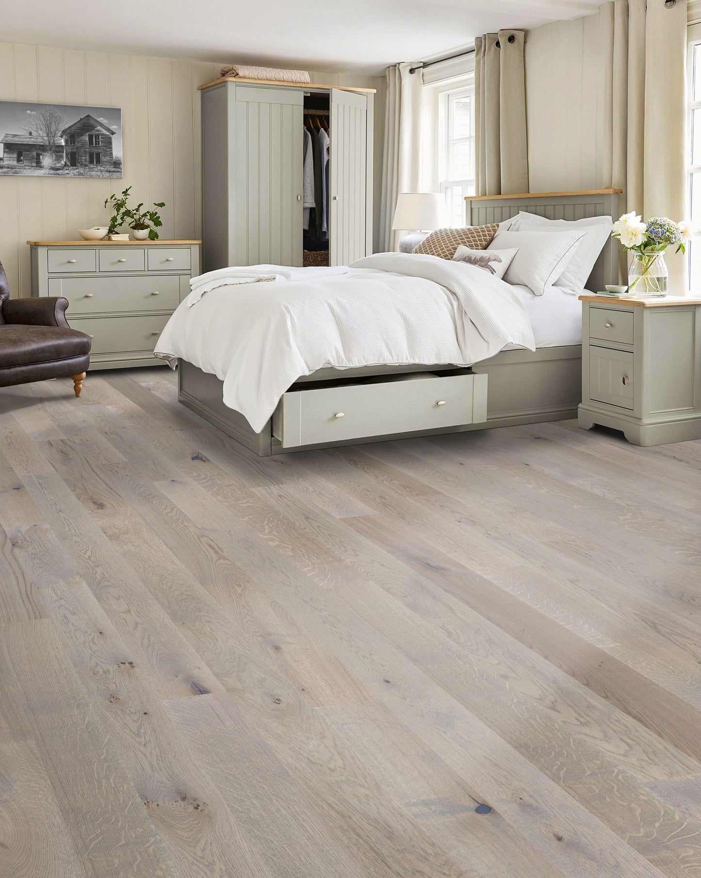 Beasley White oak Harris Island hardwood flooring — surface grain detail