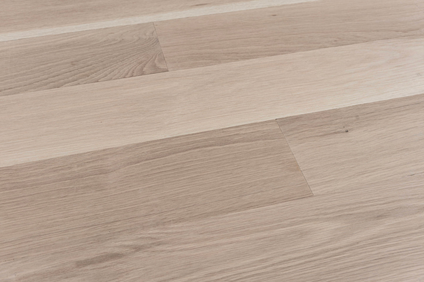 allen + roth White oak Unfinished Select hardwood flooring — surface grain detail