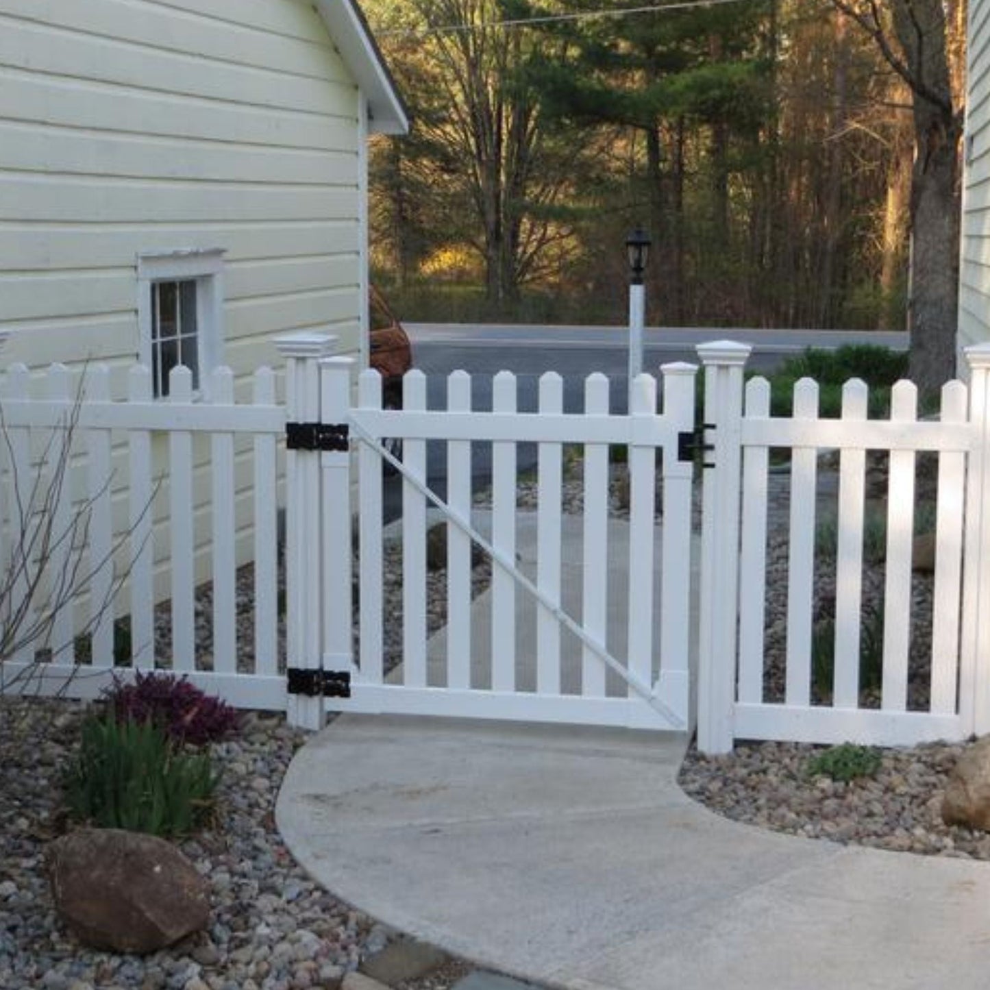 WamBam Fence Traditional Classic Picket Fence Gate 4-ft H x 4-ft W White Vinyl Picket Fence Gate (Unassembled)