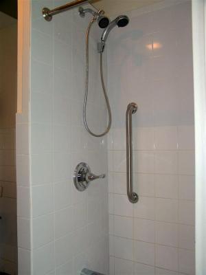 Project Source Exposed Screw 18-in Stainless Steel Wall-Mount ADA Compliant Grab Bar, 500-lb Capacity