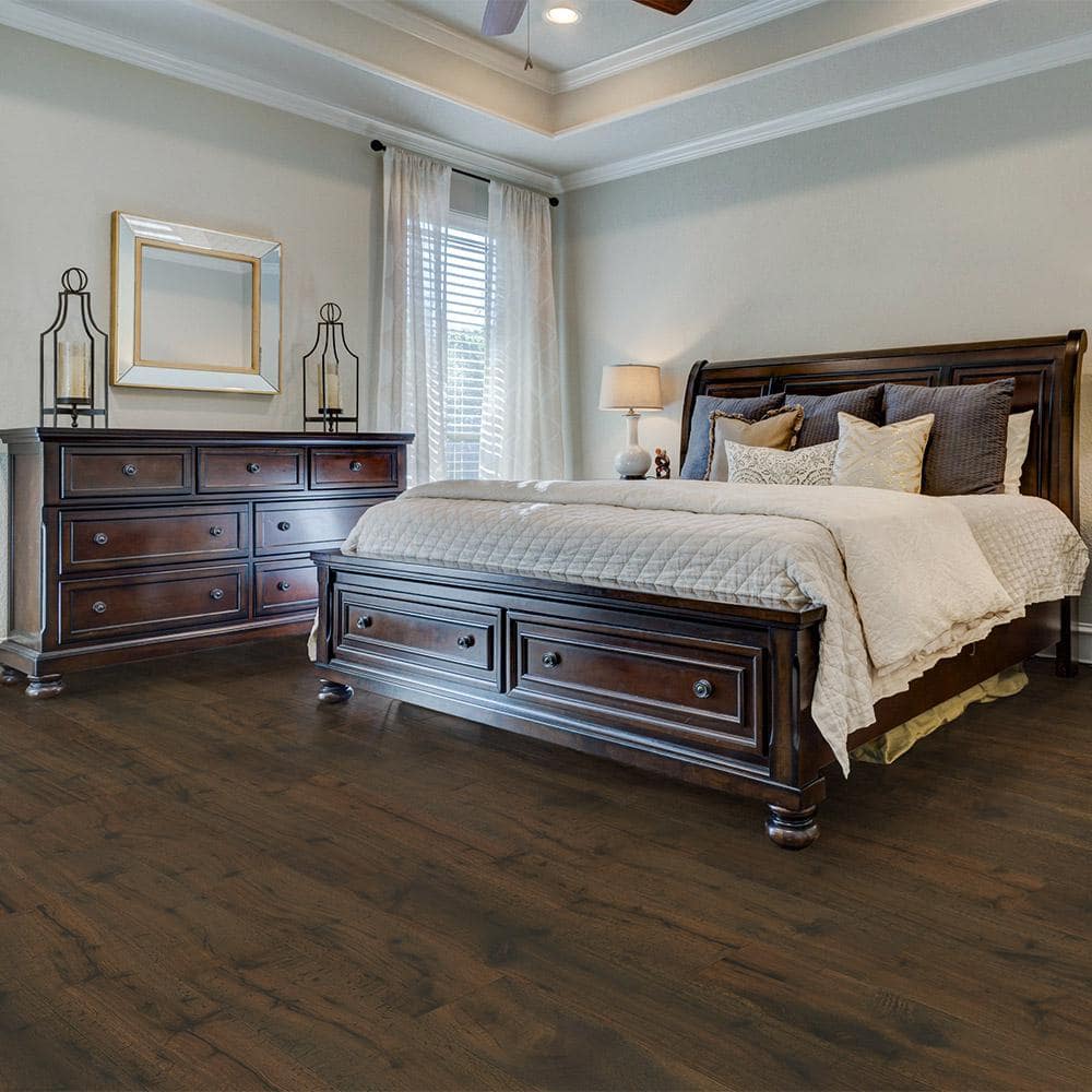 Selkirk Coastal Heron Oak 5/8 in. T x 7.5 in. W Tongue and Groove Wire Brushed Engineered Hardwood Flooring (31.1 sq.ft./case)