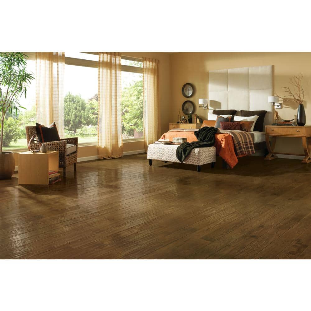 Bruce American Vintage Tawny Oak 3/8 in. T x 5 in. W T+G Hand Scraped Engineered Hardwood Flooring (25 sq.ft./ctn)