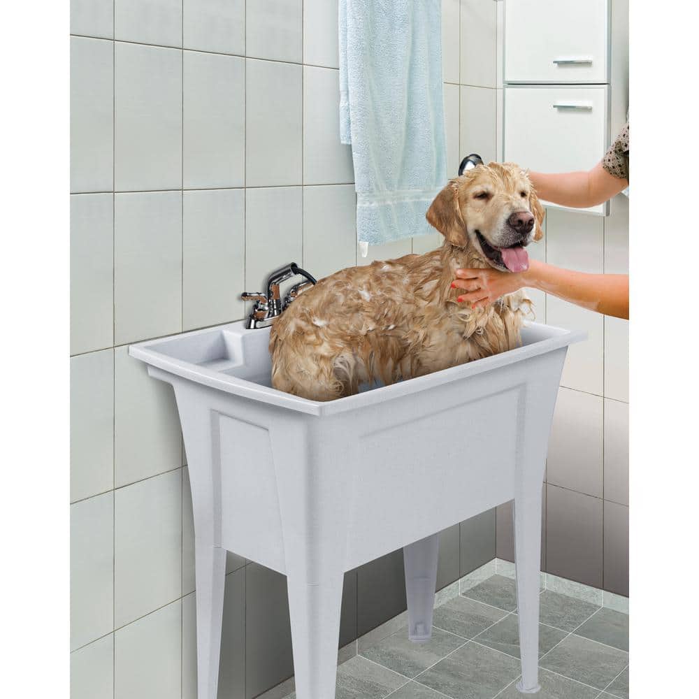 RUGGED TUB 32in. x 22in. Polyprop. White Freestanding Laundry/Utility Sink with 1-Handle Black Pullout Faucet and Installation Kit
