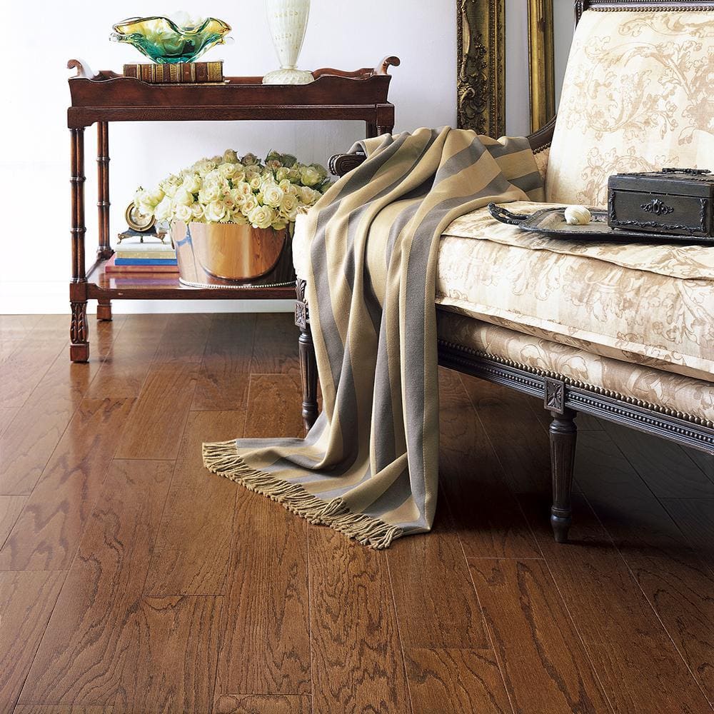 Bruce Turlington Woodstock Oak 3/8 in. T x 3 in. W Click Lock Smooth Engineered Hardwood Flooring (22 sq.ft./ctn)