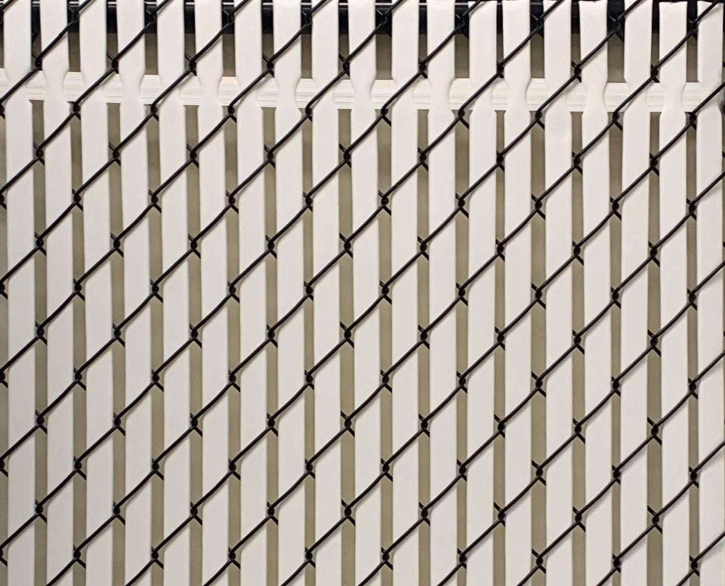 Pexco 8-ft H x 1-in W White Hdpe Chain Link Fence Slat 82-Pack