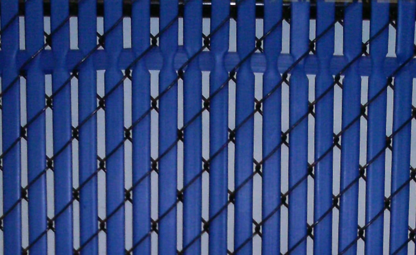 Pexco 8-ft H x 1-in W Blue Polyethelene Privacy Chain Link Fence Slat 82-Pack