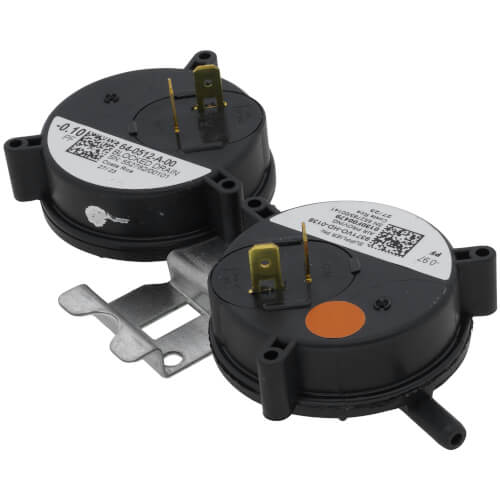 Goodman-Amana 0130F00479 pressure switch - front view (Product Type: Pressure Switch)