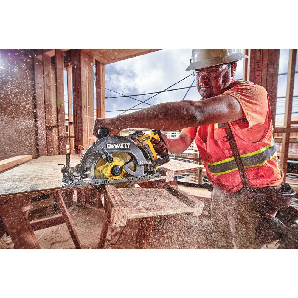 FLEXVOLT 60-Volt MAX Li-Ion Cordless Brushless 7-1/4 in. Wormdrive Circ Saw(Tool-Only) w/ Bonus FLEXVOLT 20V/60V Battery