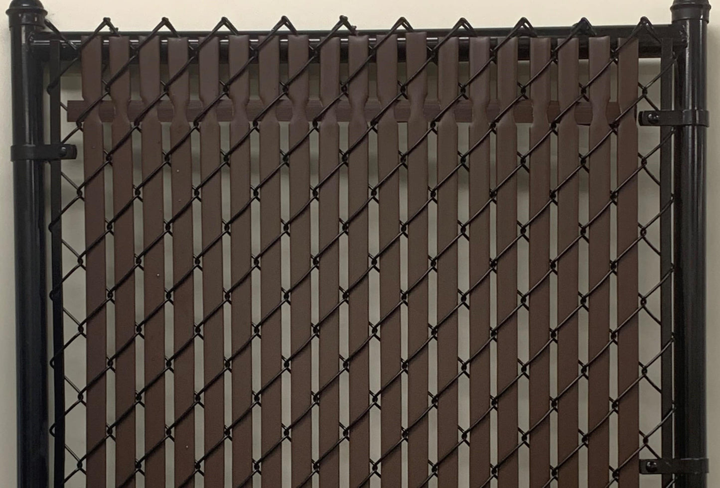 Pexco 5-ft H x 1-in W Brown Hdpe Chain Link Fence Slat 82-Pack