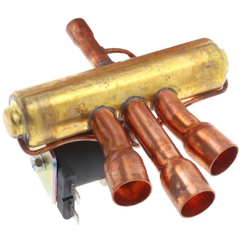 Goodman-Amana 0151R00067S valve - side view (Voltage: 24V; Product Type: Valve)