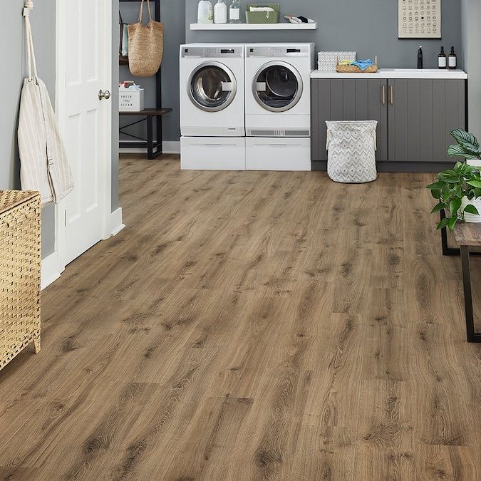 Pergo Pro +WetProtect Knightwood Oak Waterproof Laminate Flooring