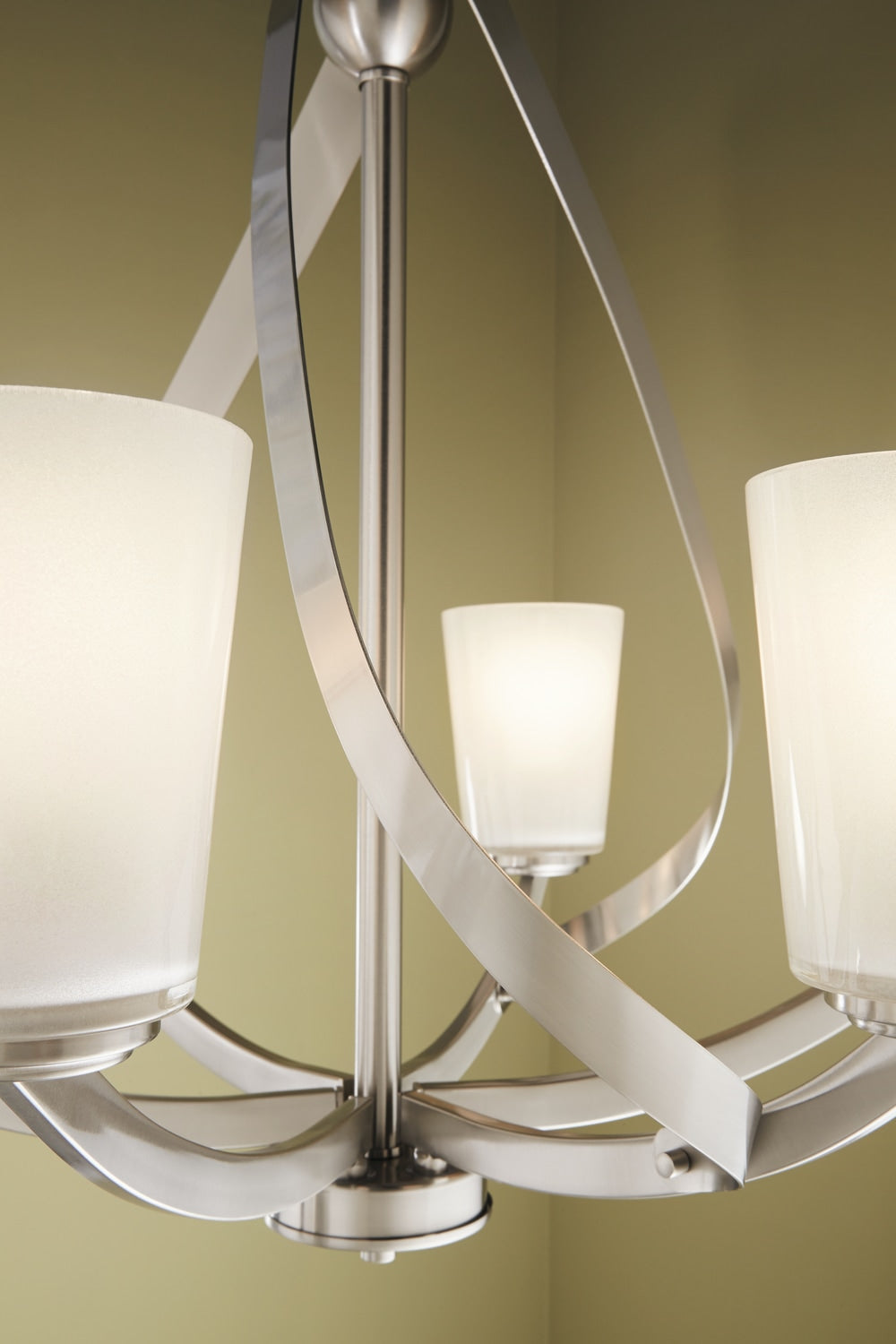 Kichler Layla 6-Light Brushed Nickel Transitional Chandelier, 24.25-in W x 23.5-in H