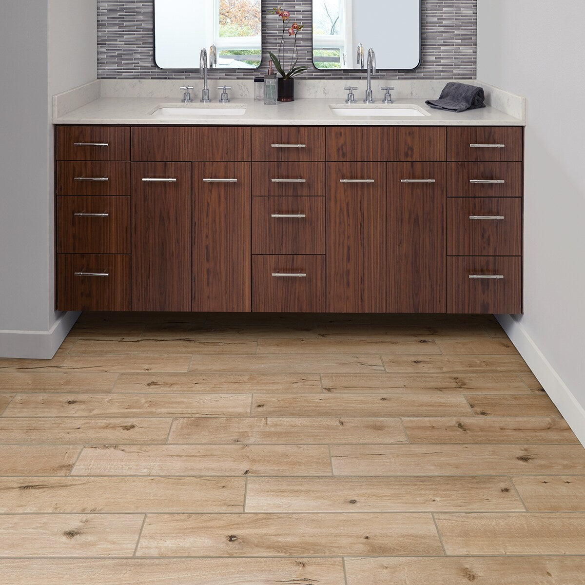 American Olean Woodstory Natural Oak 6-in x 36-in Porcelain Wood Look Tile (Actual: 35.43-in x 5.87-in)