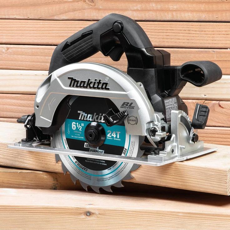 18-Volt 6-1/2 in. LXT Lithium-Ion Sub-Compact Brushless Cordless Circular Saw (Tool Only)