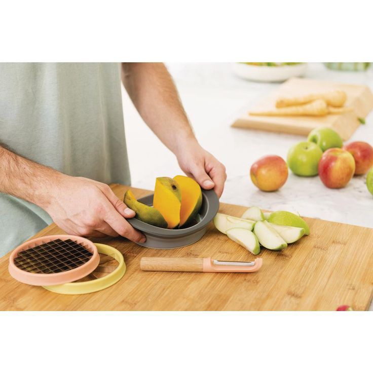 Leo All-in-one Slicer Set and Large Cutting Board