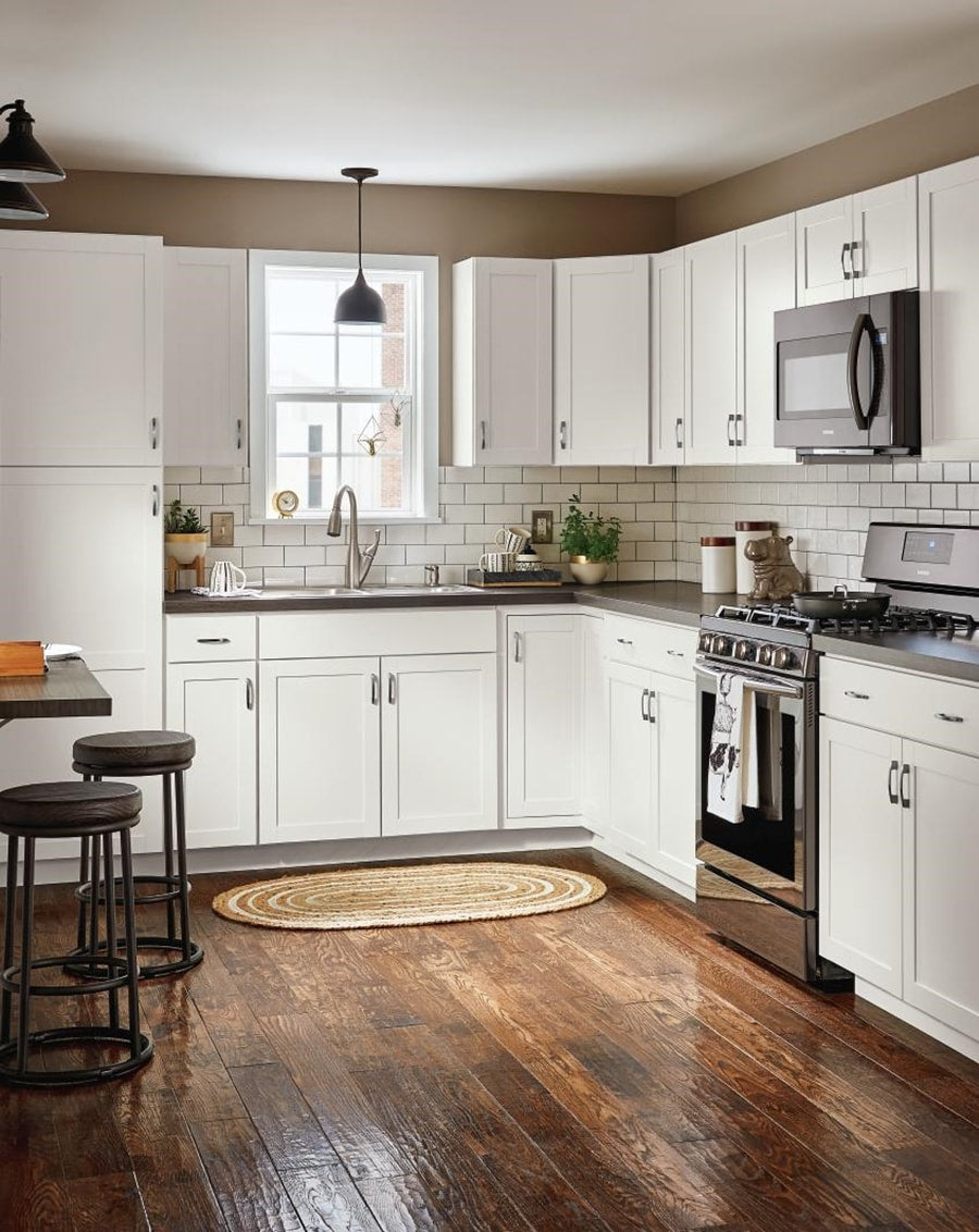 Diamond NOW Arcadia 24-in W x 35-in H x 23.75-in D White 3-Drawer Base Fully Assembled Cabinet (Recessed Panel Shaker Style)