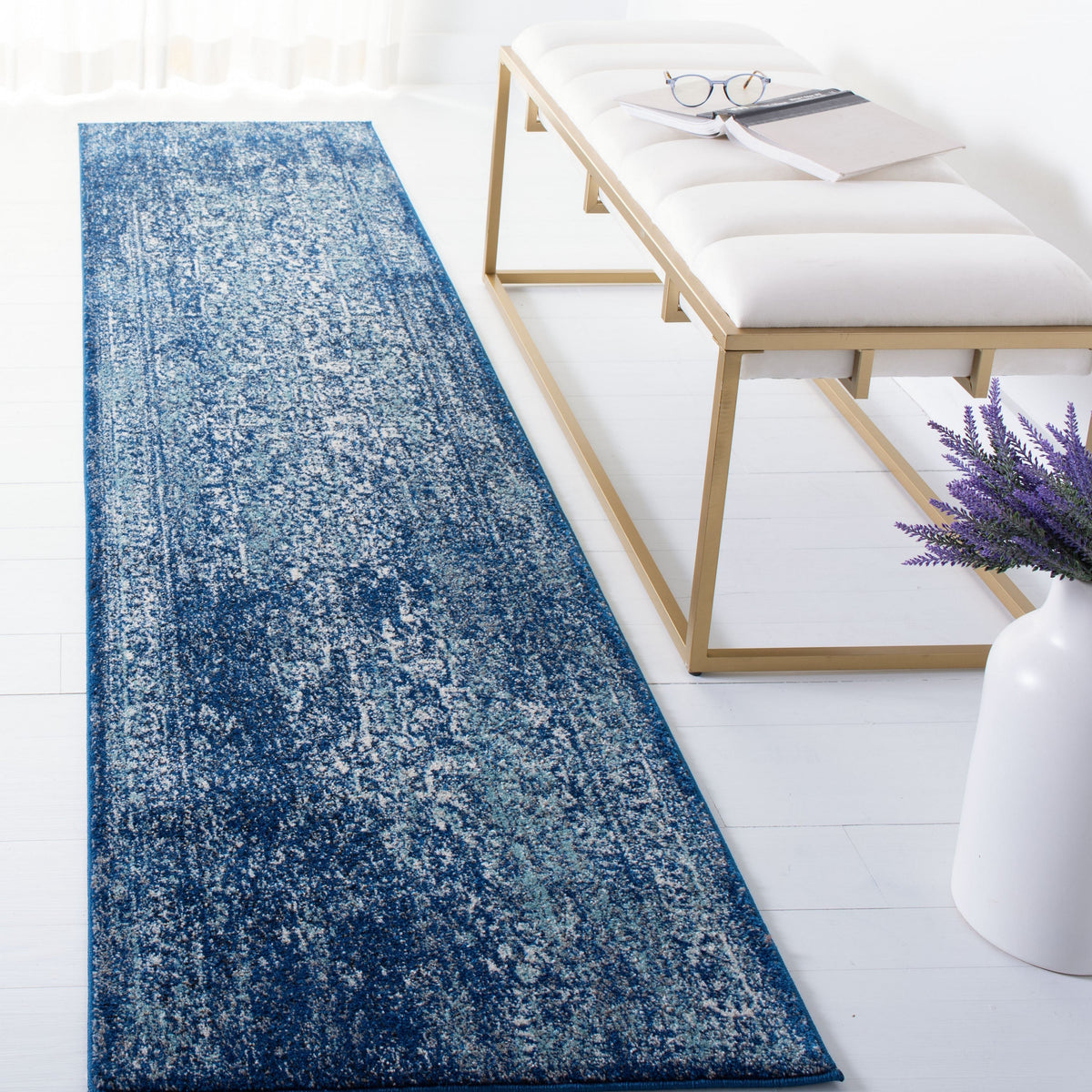Safavieh Evoke Isla 2 x 5 ft Navy/Ivory Indoor Distressed/Overdyed Vintage Runner Rug