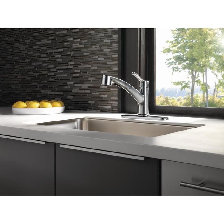 Delta Collins Arctic Stainless 1-Handle Deck-Mount Pull-Out Handle Kitchen Faucet (Deck Plate Included)