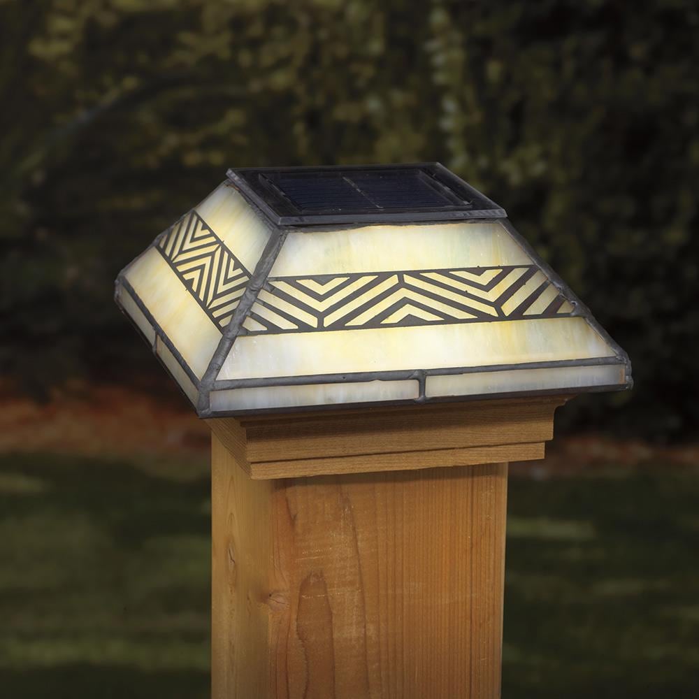 Deckorators 4-in x 4-in 4-Lumen 1-Watt Stained Glass Solar LED Outdoor Post Cap Light (4000 K)