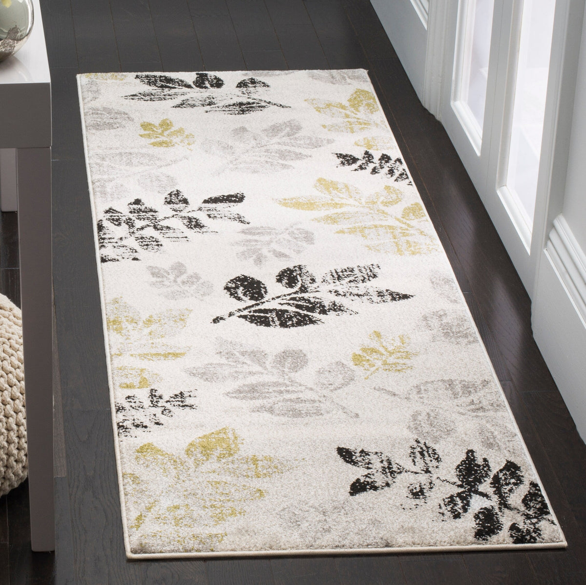 Safavieh Porcello Agoro 2 x 7 Ivory/Green Indoor Floral/Botanical Runner Rug