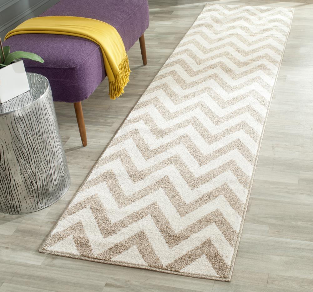Safavieh Bellport 2-ft 3-in x 7-ft Wheat/Beige Indoor Chevron Runner Rug