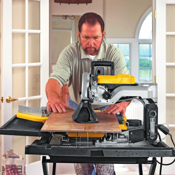 DEWALT 10 in. Wet Tile Saw