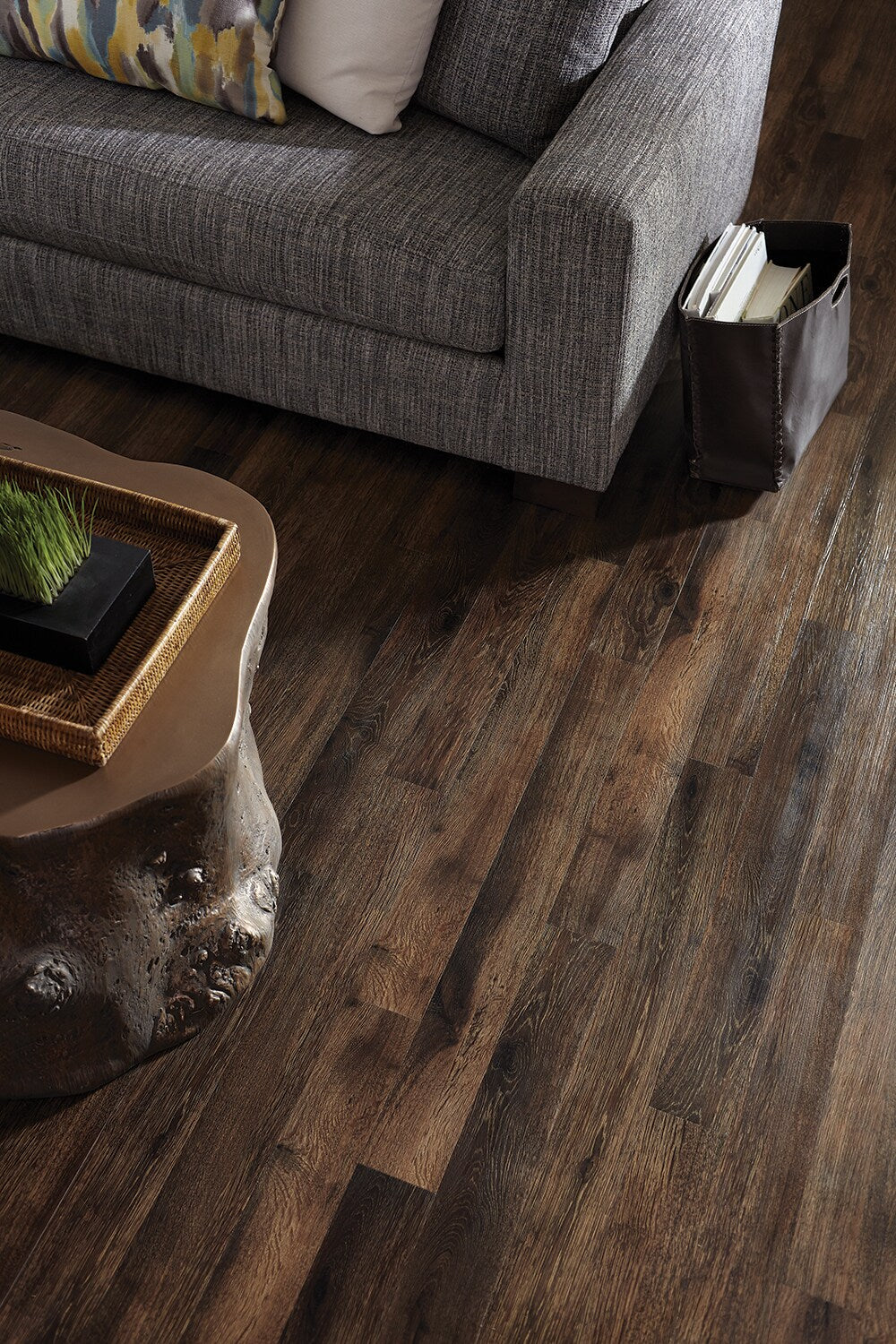 Style Selections Old World Oak 4-in W x 36-in L x 2-mm Thick Peel-and-Stick Luxury Vinyl Plank Flooring, Water-Resistant (1-sq ft Piece)
