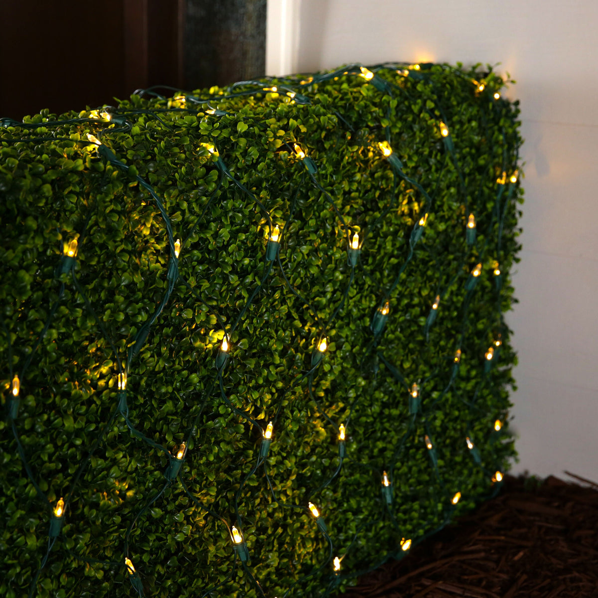 GE StayBright 5-ft x 4-ft Constant White LED Mini Plug-In Christmas Net Lights