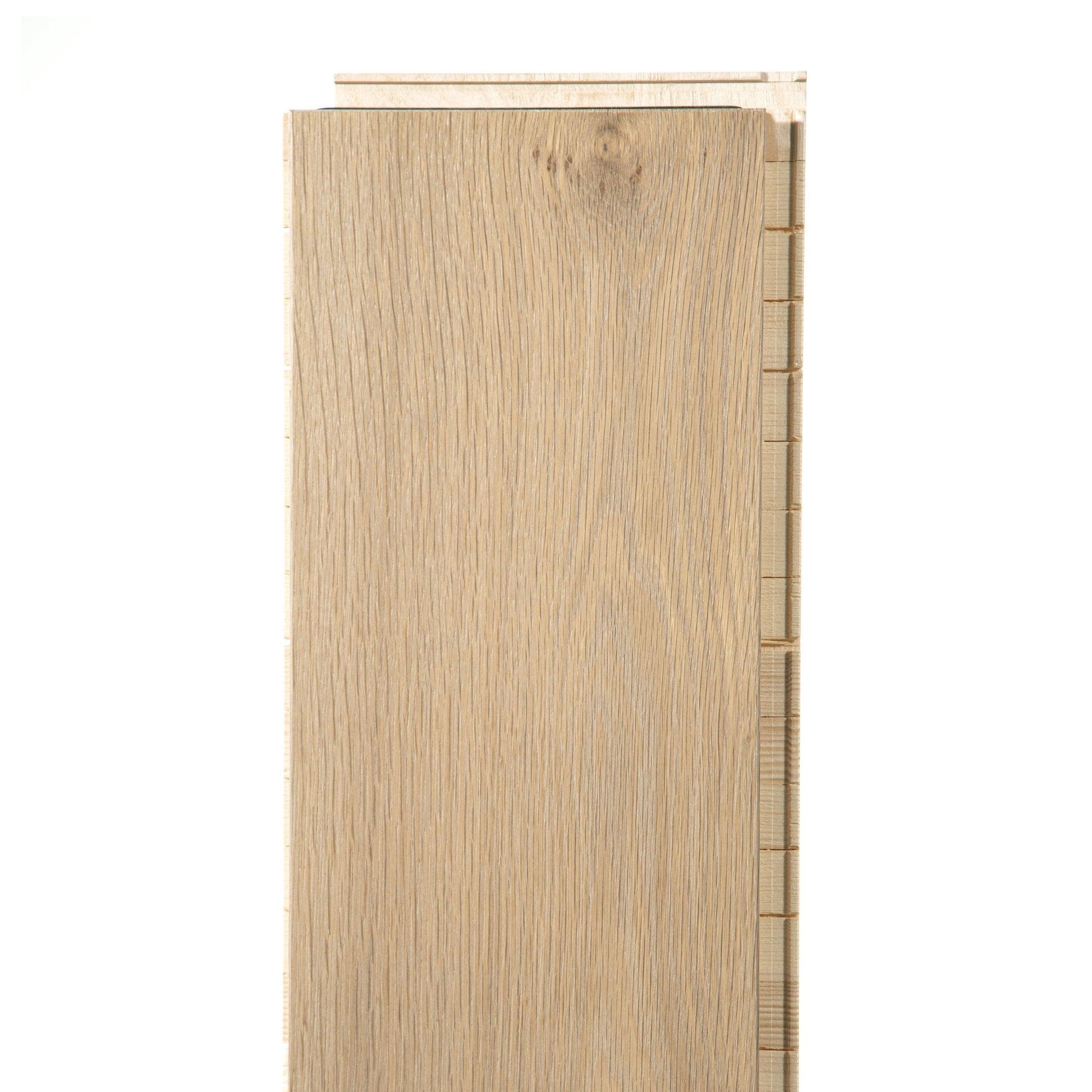 100906320_voyage-nordic-smoked-white-oak-wire-brushed-engineered-hardwood_1_fmt=auto&qlt=85_-1048475382