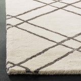 Safavieh Himalaya Ama 2 x 8 Ivory/Dark Gray Indoor Trellis Handcrafted Wool Runner Rug