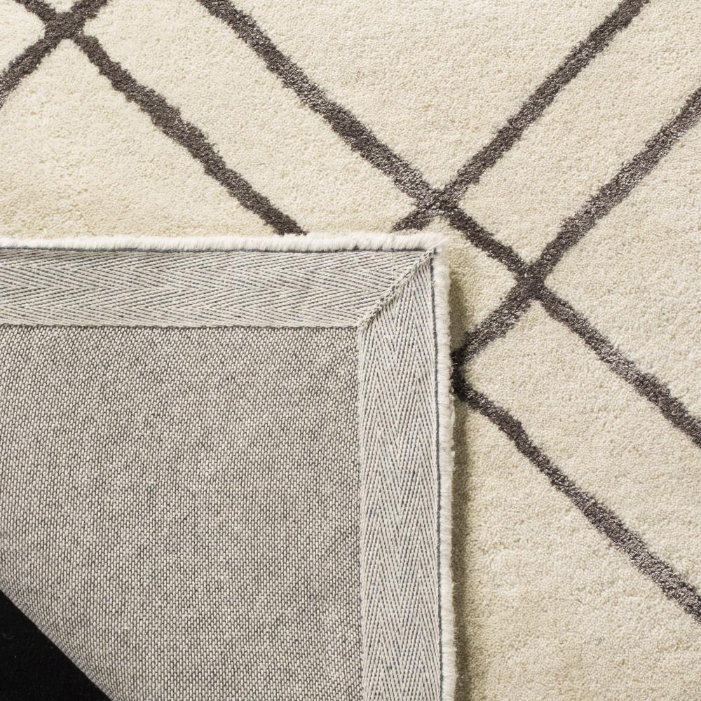 Safavieh Himalaya Ama 2 x 8 Ivory/Dark Gray Indoor Trellis Handcrafted Wool Runner Rug