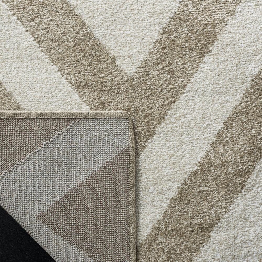 Safavieh Bellport 2-ft 3-in x 7-ft Wheat/Beige Indoor Chevron Runner Rug