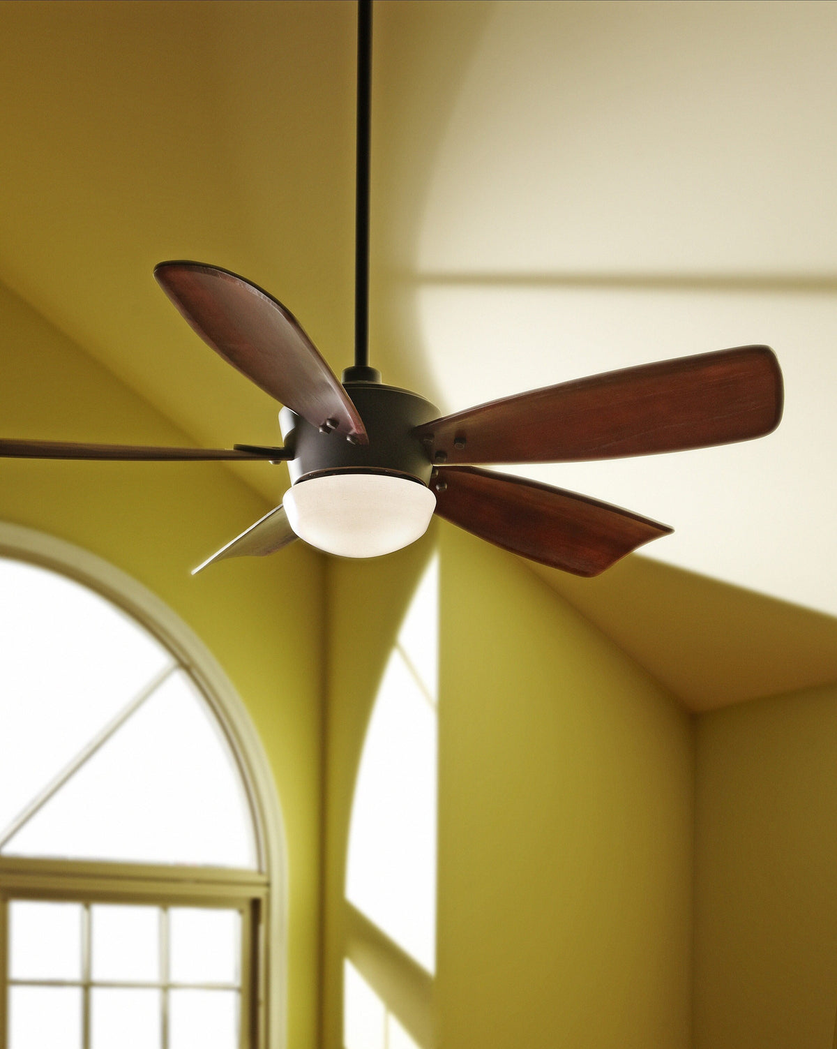 Harbor Breeze Saratoga 60-in Oil-Rubbed Bronze LED Indoor Ceiling Fan with Light Kit and Remote (5-Blade)
