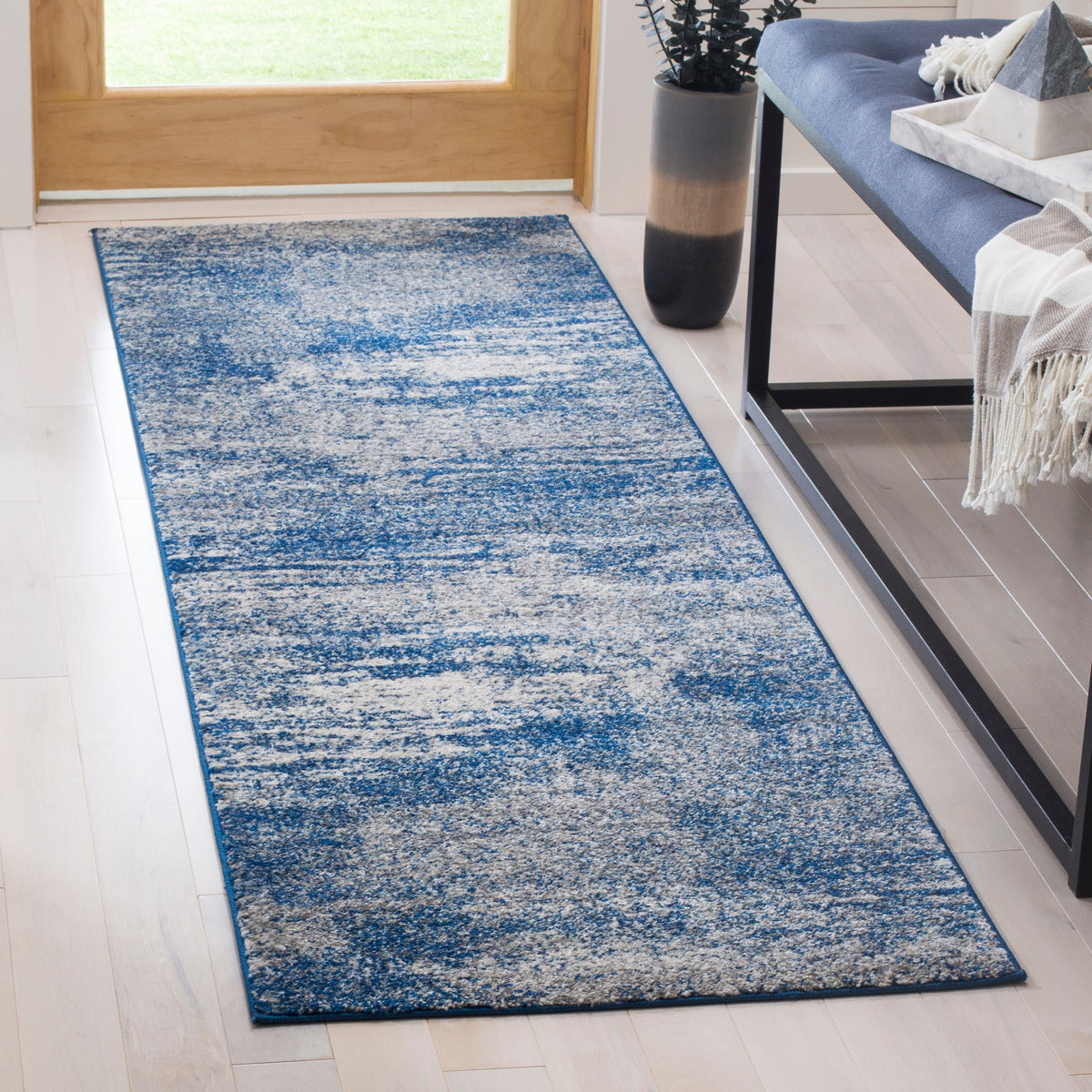 Safavieh Evoke Sorente 2 x 9 Navy/Ivory Indoor Abstract Industrial Runner