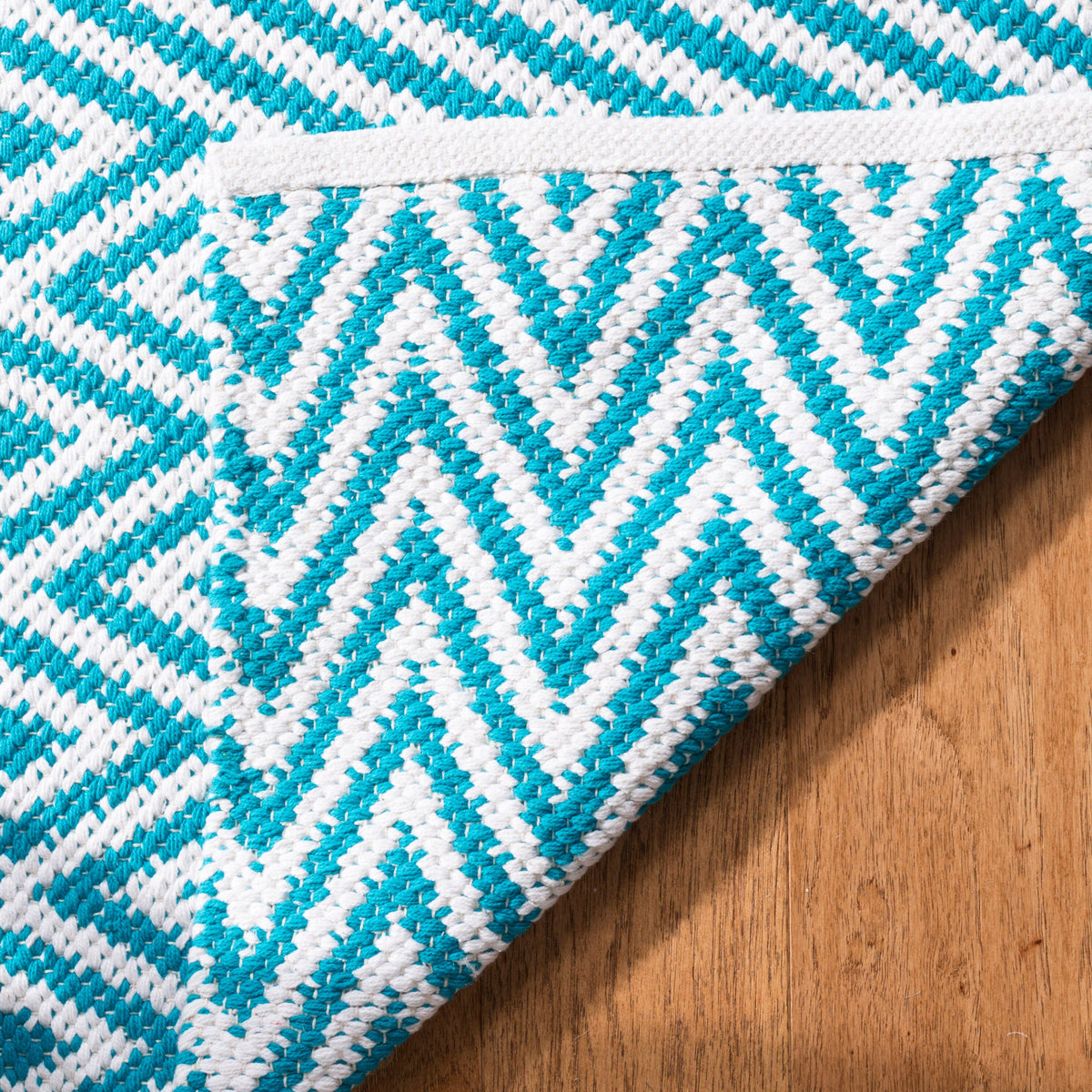 Safavieh Montauk Caswell 2 x 7 Blue/Ivory Indoor Chevron Coastal Handcrafted Runner