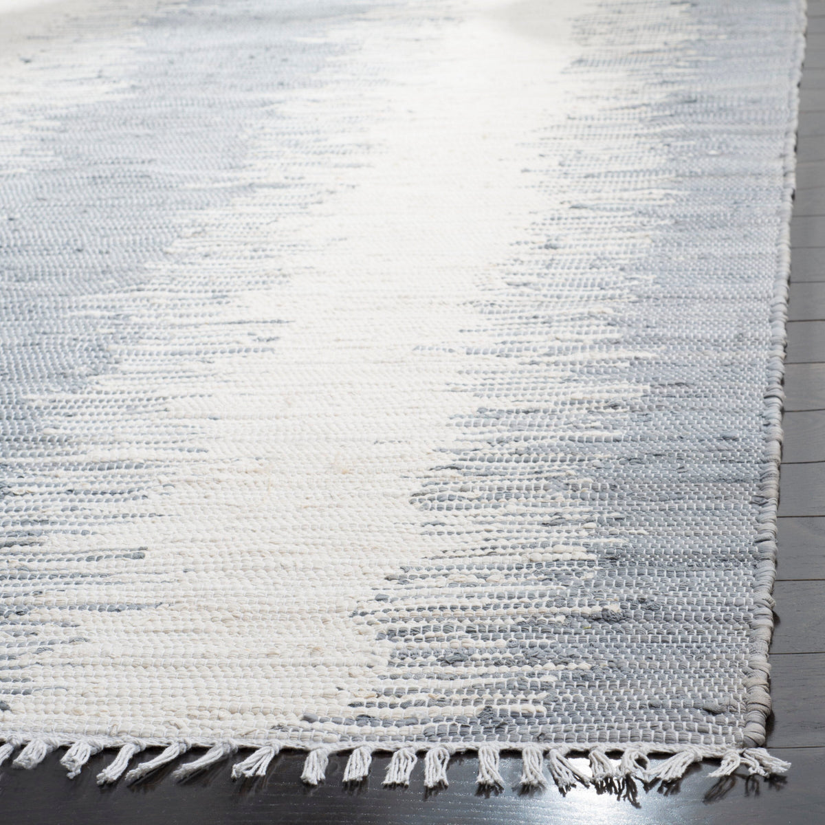 Safavieh Montauk Morro 2-ft 3-in x 6-ft Gray Indoor Stripe Coastal Handcrafted Runner Rug