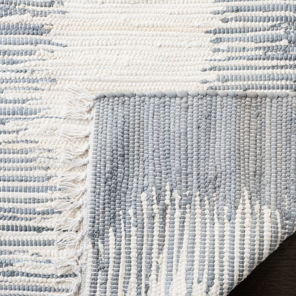 Safavieh Montauk Morro 2-ft 3-in x 6-ft Gray Indoor Stripe Coastal Handcrafted Runner Rug