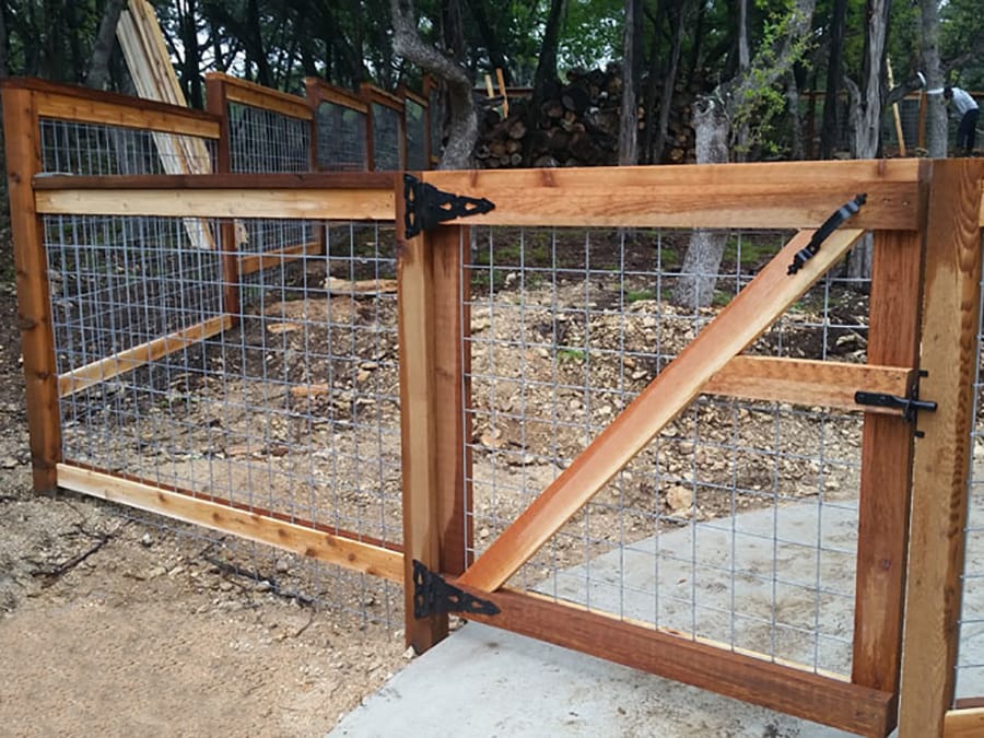 Tarter 4-ft H x 16-ft W Steel Welded Wire Flat-top Containment Fence Panel