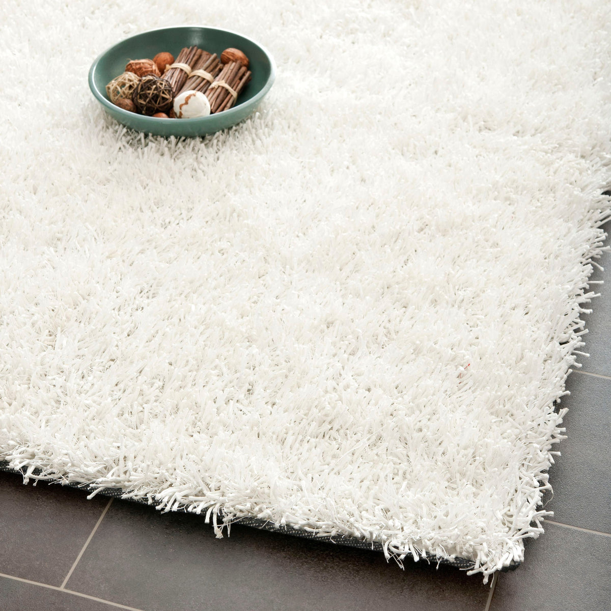 Safavieh New Orleans Shag 2 ft x 8 ft Off-White Indoor Solid Handcrafted Runner Rug