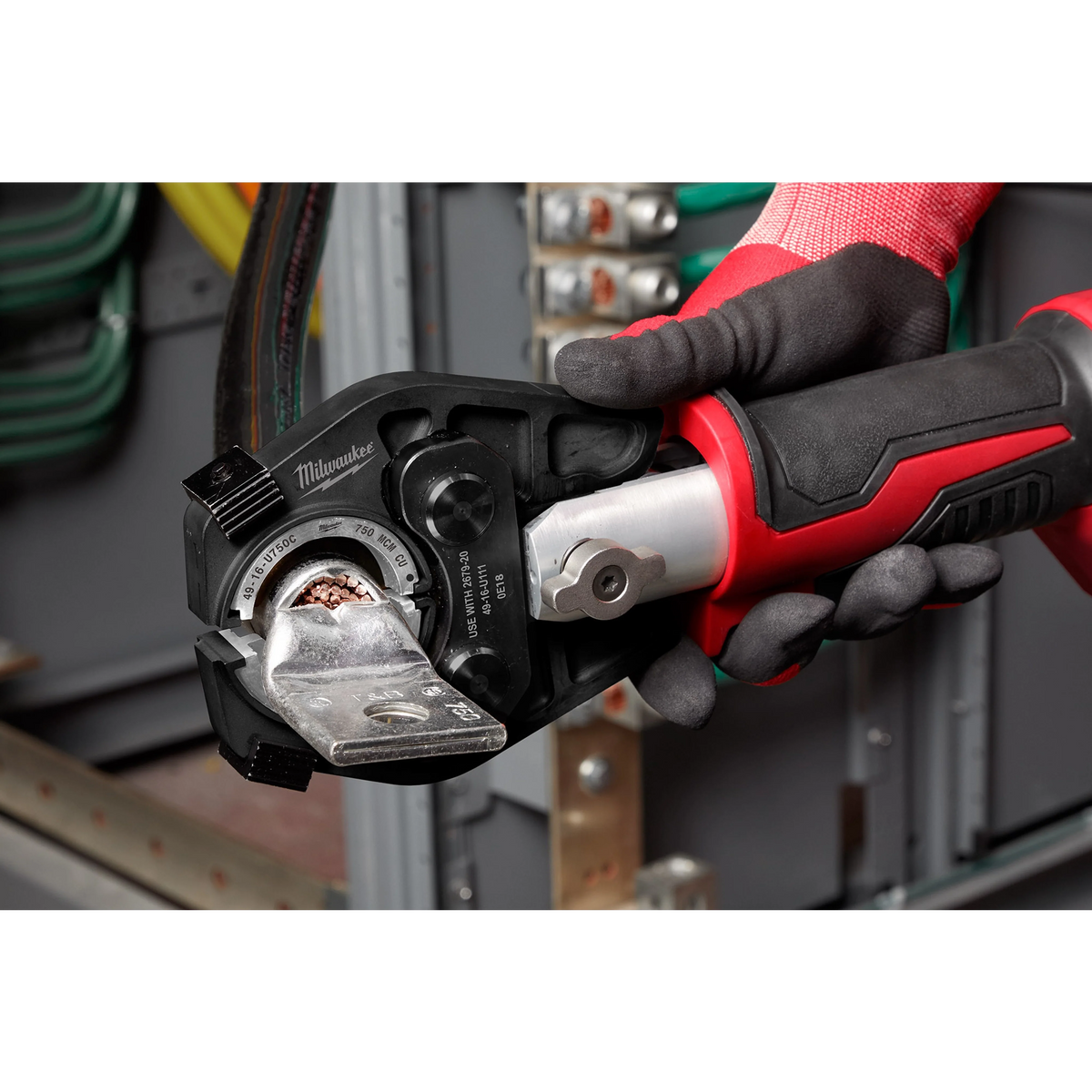 Milwaukee M18 18V Lithium-Ion Cordless FORCE LOGIC 600 MCM Crimper Kit with (2) 2.0Ah Batteries, Charger, Hard Case & Die Set