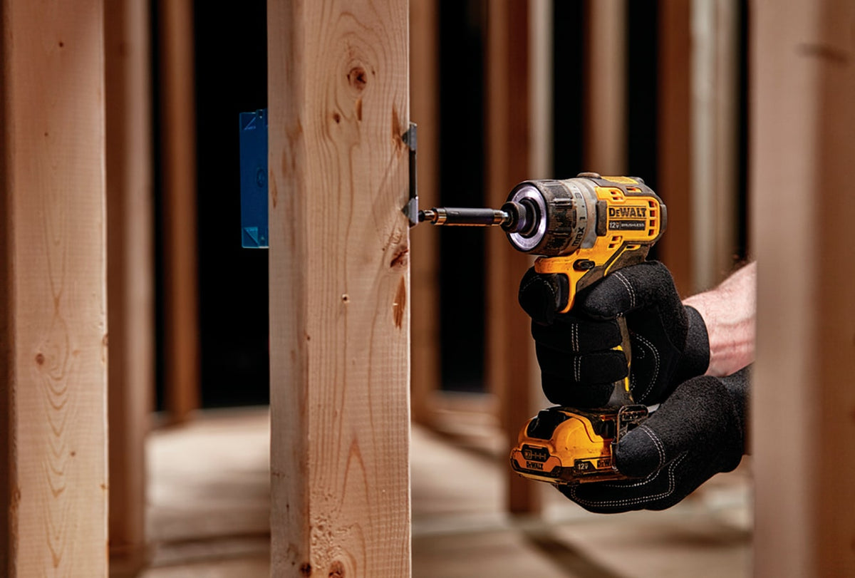 DEWALT XTREME 12-Volt MAX 1/4-in Variable Speed Brushless Cordless Impact Driver Kit, DCF801F2 (2 Batteries, Charger, Bag)