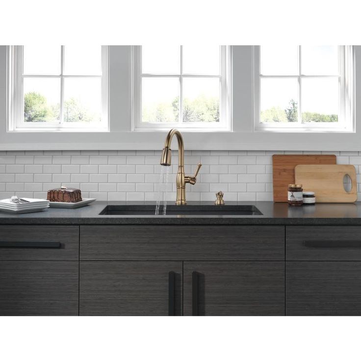 Delta Valdosta Champagne Bronze 1-Handle Deck-Mount Pull-Down Handle Kitchen Faucet (Deck Plate Included)