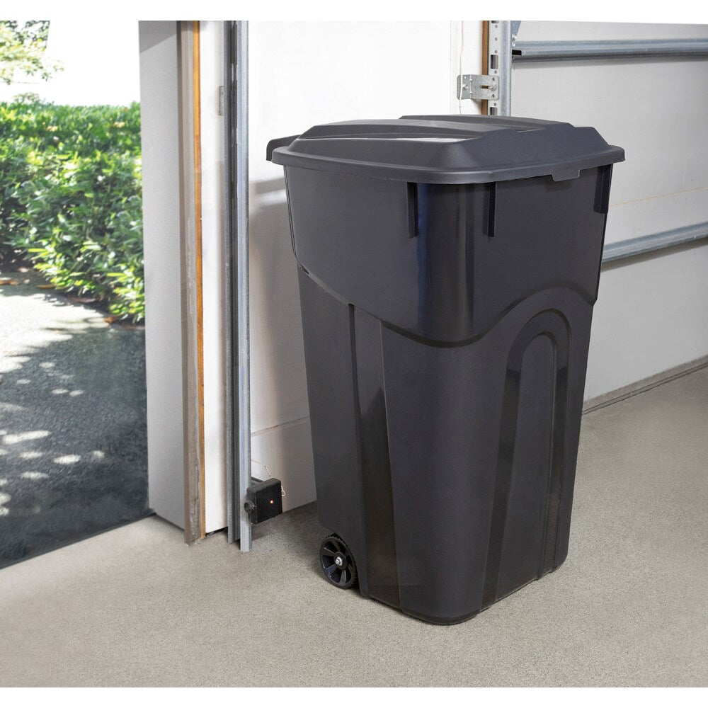 Blue Hawk 32-Gallon Black Plastic Wheeled Trash Can with Lid