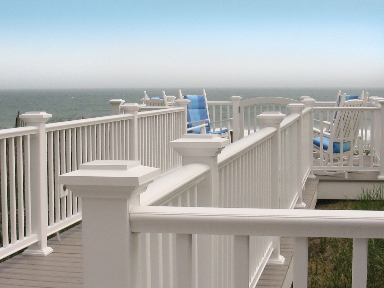 TimberTech Classic Composite Trademark 5.-ft L x 3.5-in W x 2.-in H White Composite Deck Rail