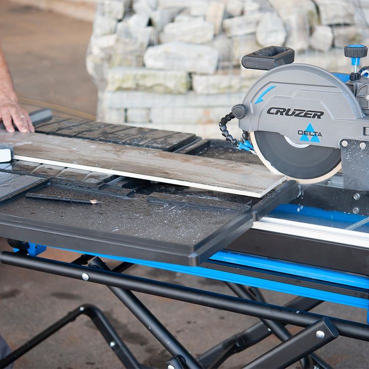 Delta Cruzer 10 in. Wet Tile Saw with Folding Portable Stand