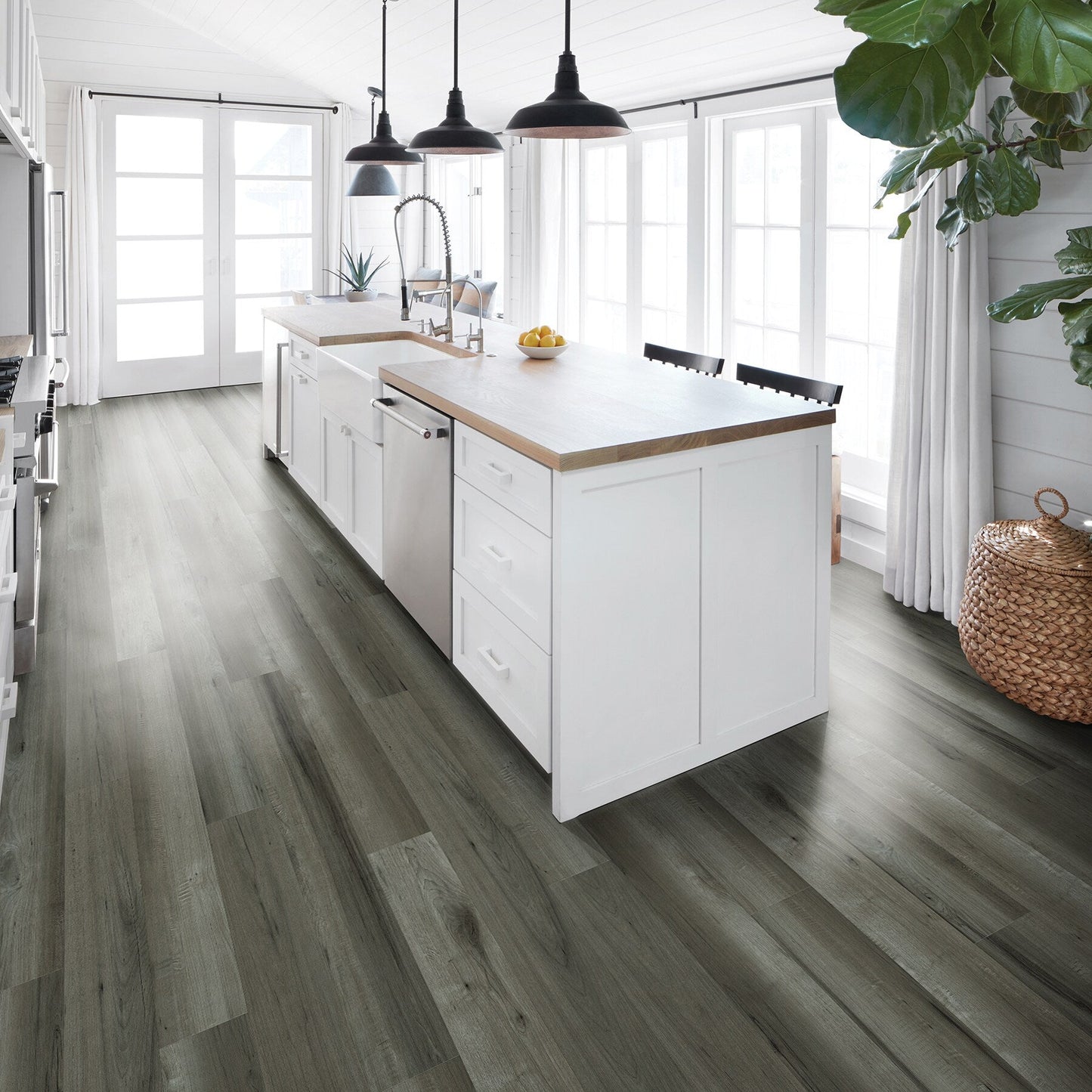Shaw Matrix with Advance Flex Technology Harper Maple 6-in Wide x 3-1/5-mm Thick Waterproof Interlocking Luxury Vinyl Plank Flooring (23.63-sq ft)