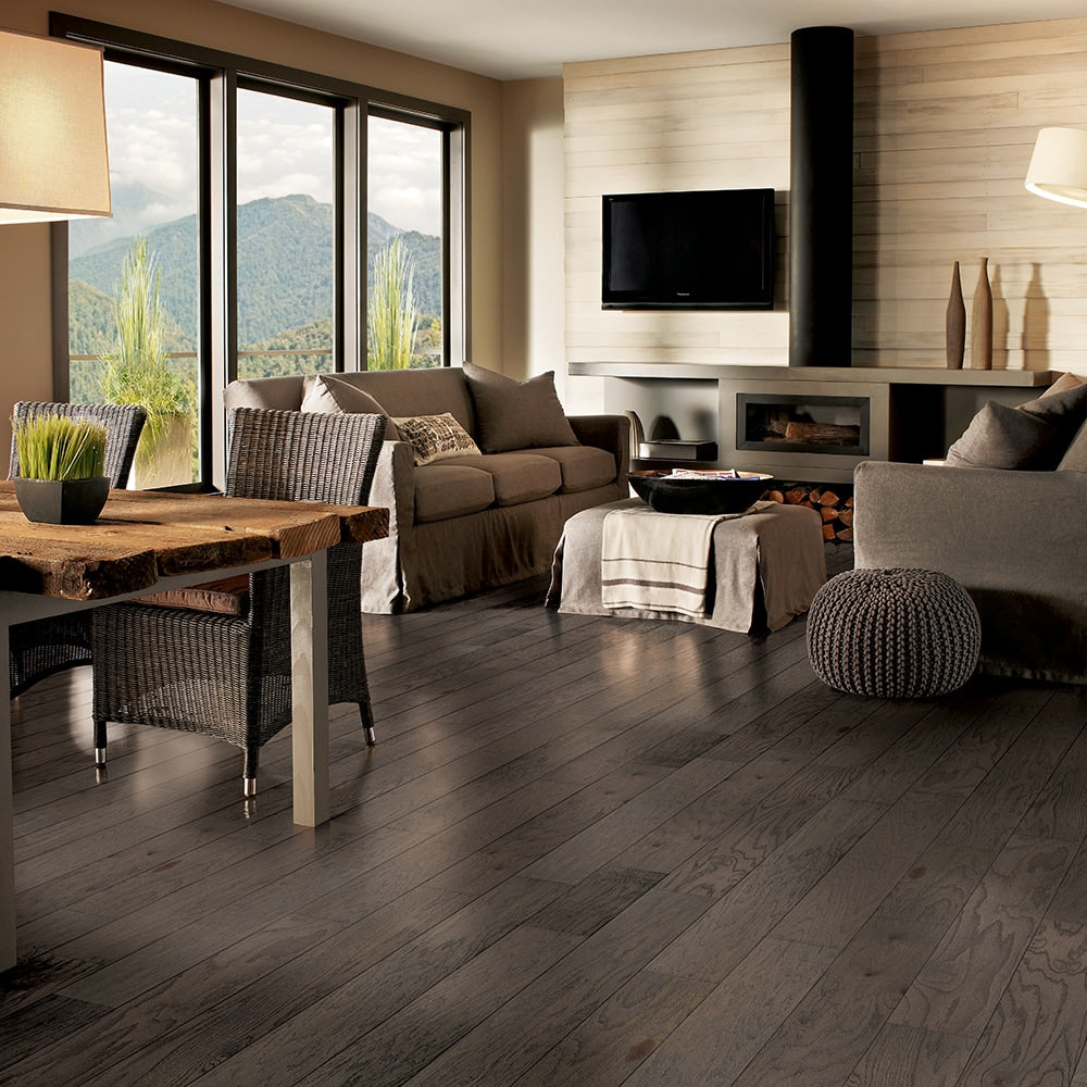 Bruce Nature of Wood Medium Gray Red Oak 6-1/2-in W x 3/8-in T x Varying Length Smooth/Traditional Engineered Hardwood Flooring (39.5-sq ft / Carton)