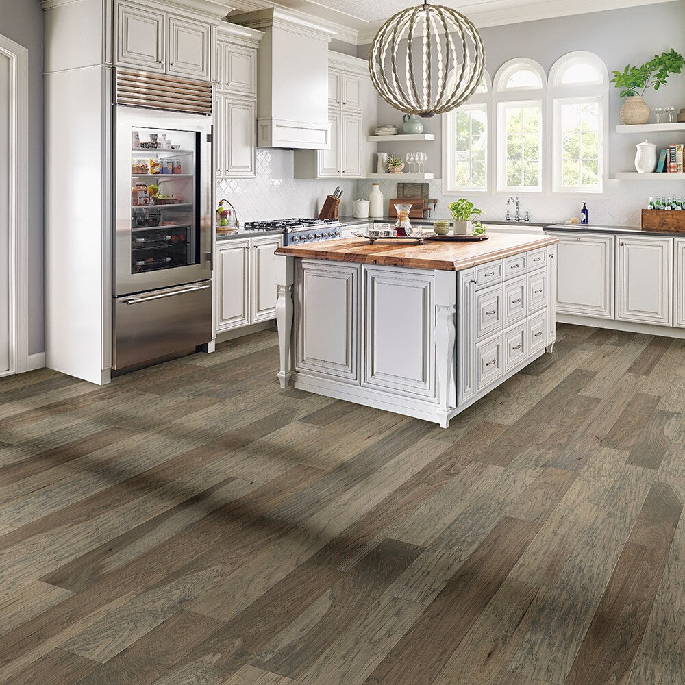 Bruce Nature of Wood Soft Brown Hickory 6-1/2-in W x 3/8-in T x Varying Length Handscraped Engineered Hardwood Flooring (30.5-sq ft / Carton)